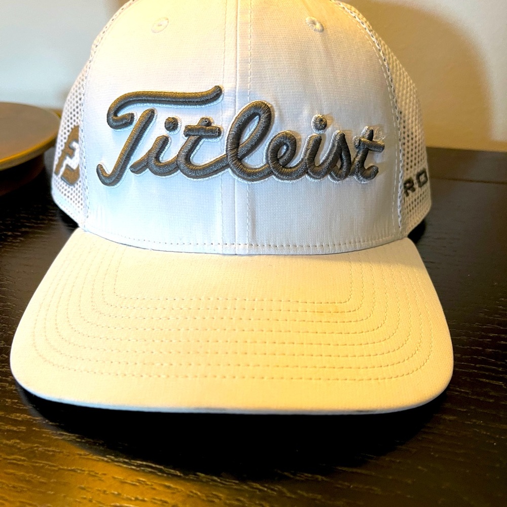 Titleist flat bill